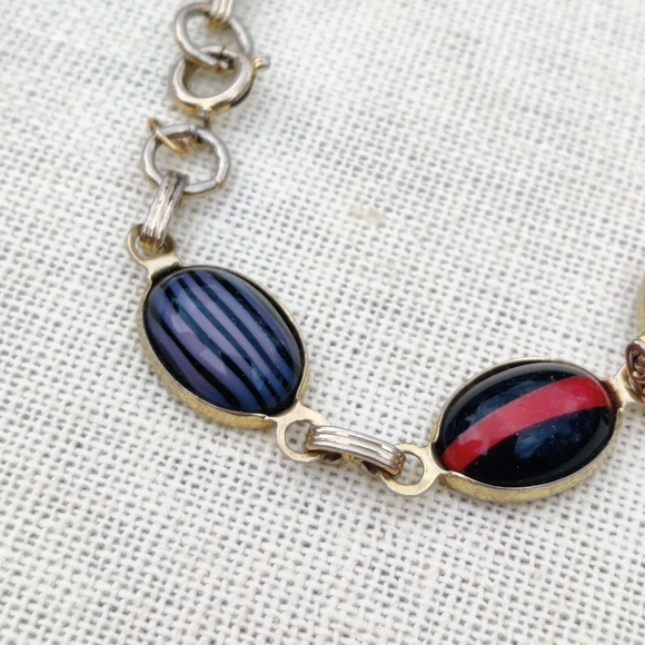 Vintage art glass scarabs bracelet - Picture 4 of 9